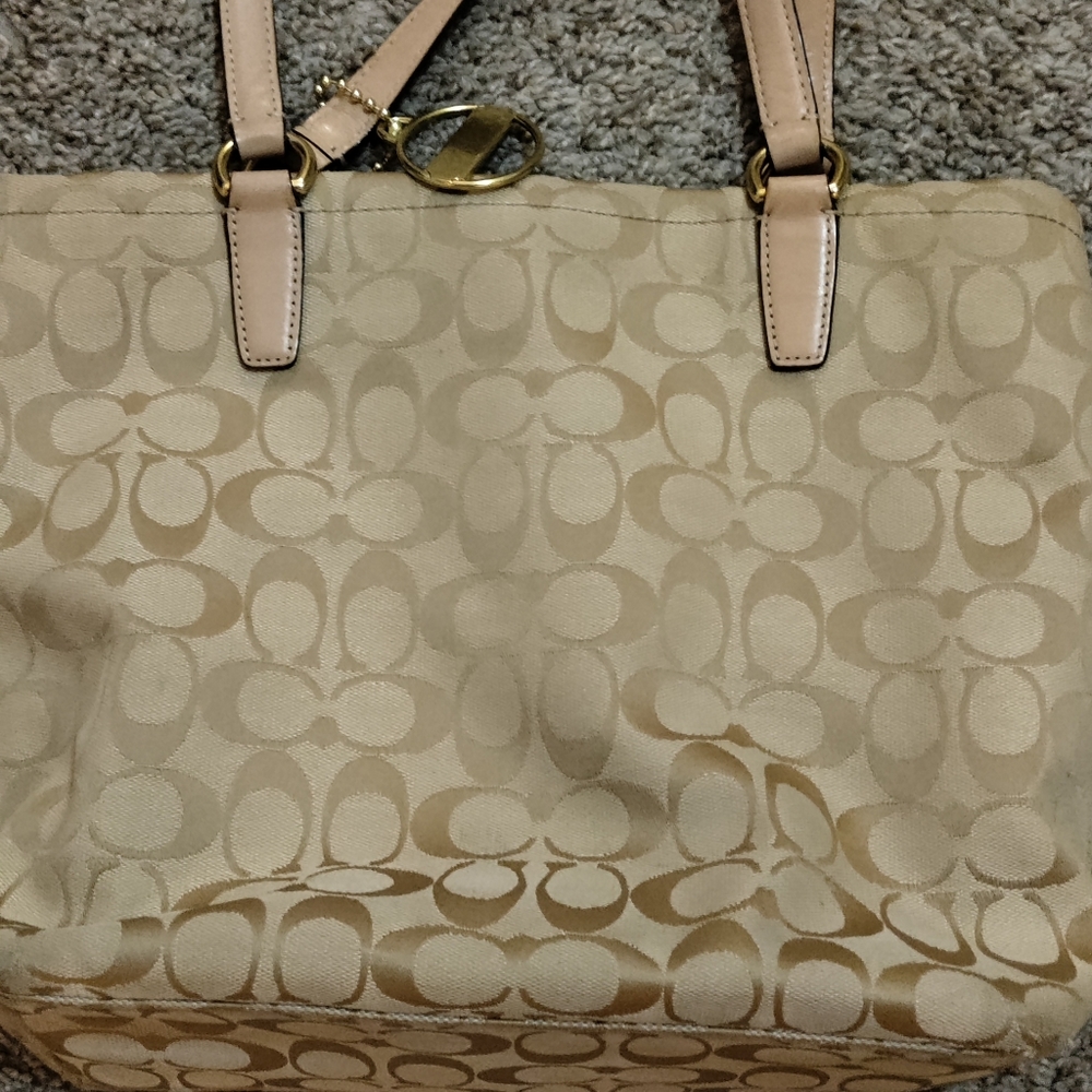 Coach purse - Picture 2 of 3